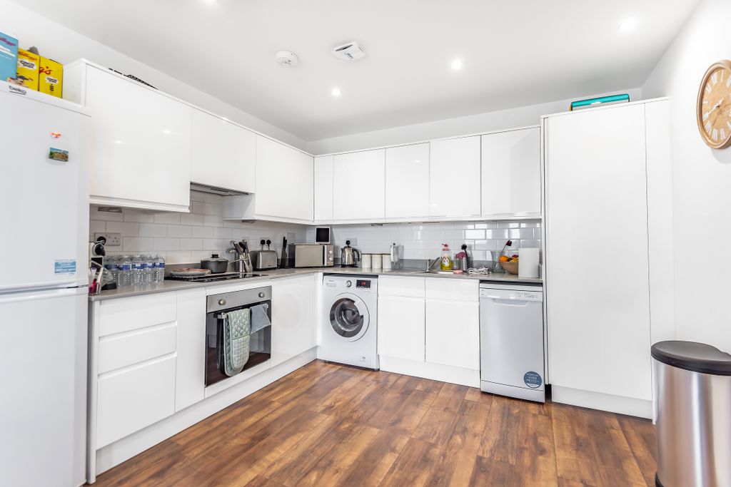 Property photo 3 of 7 725523 (4)