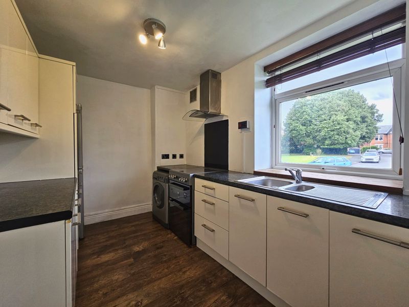 Property photo 3 of 7 Photo 6