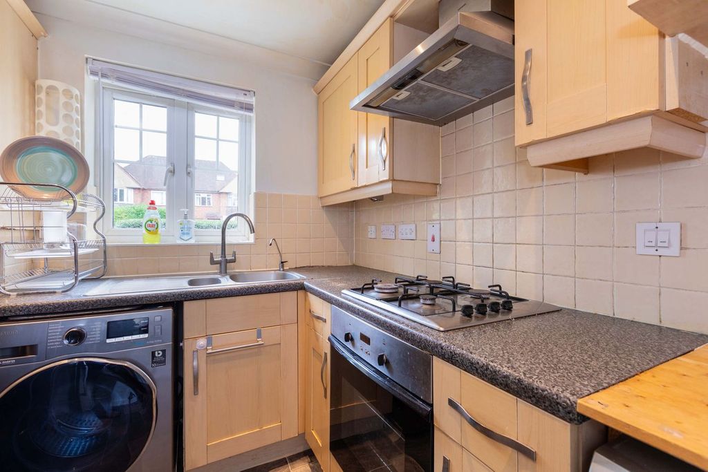 Property photo 2 of 11