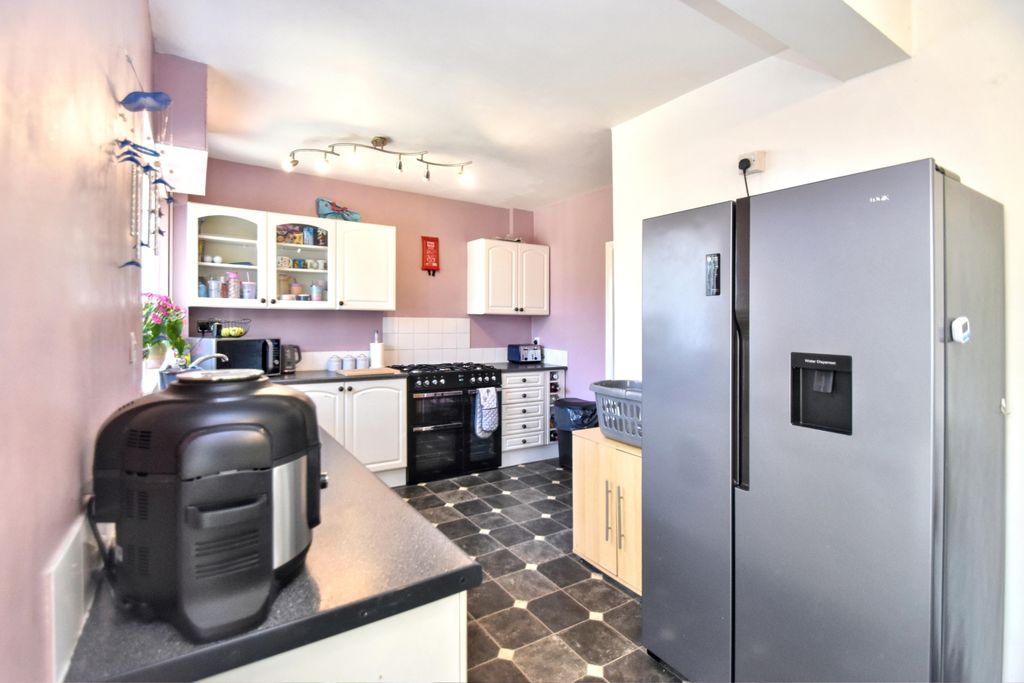 Property photo 3 of 13 Kitchen/Diner