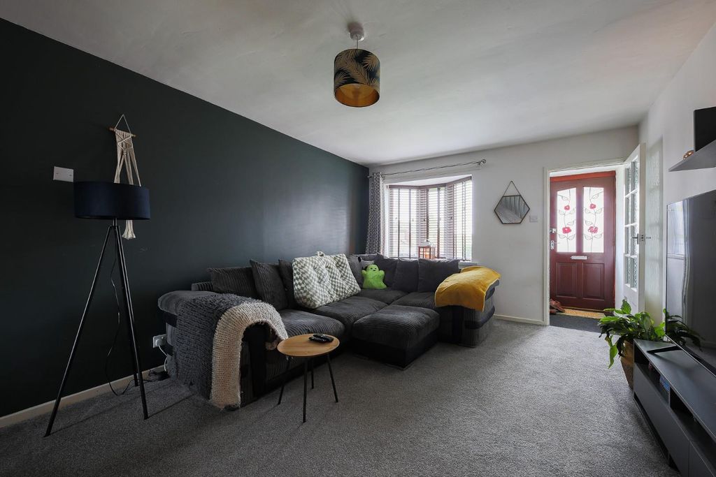 Property photo 2 of 11 Living Room.Jpg