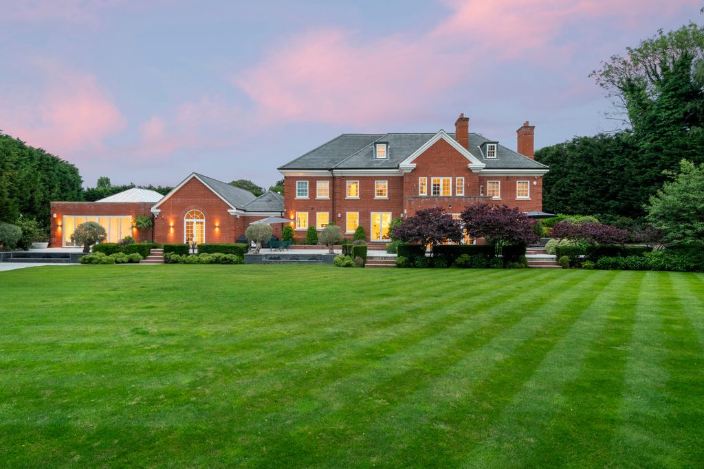 Property photo 2 of 22