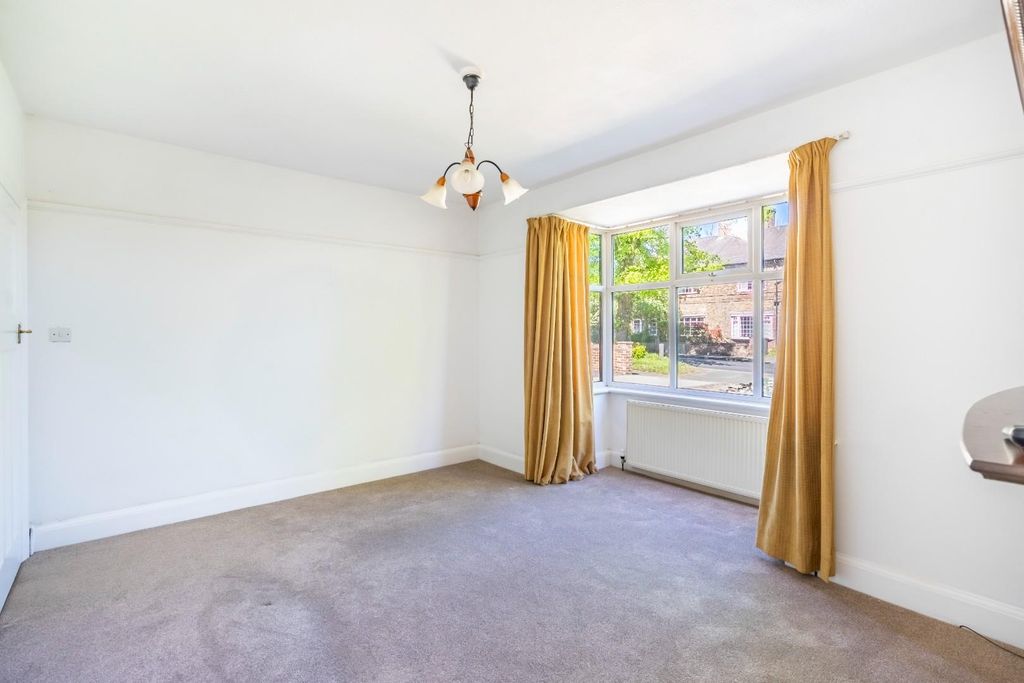 Property photo 3 of 19 Living Room