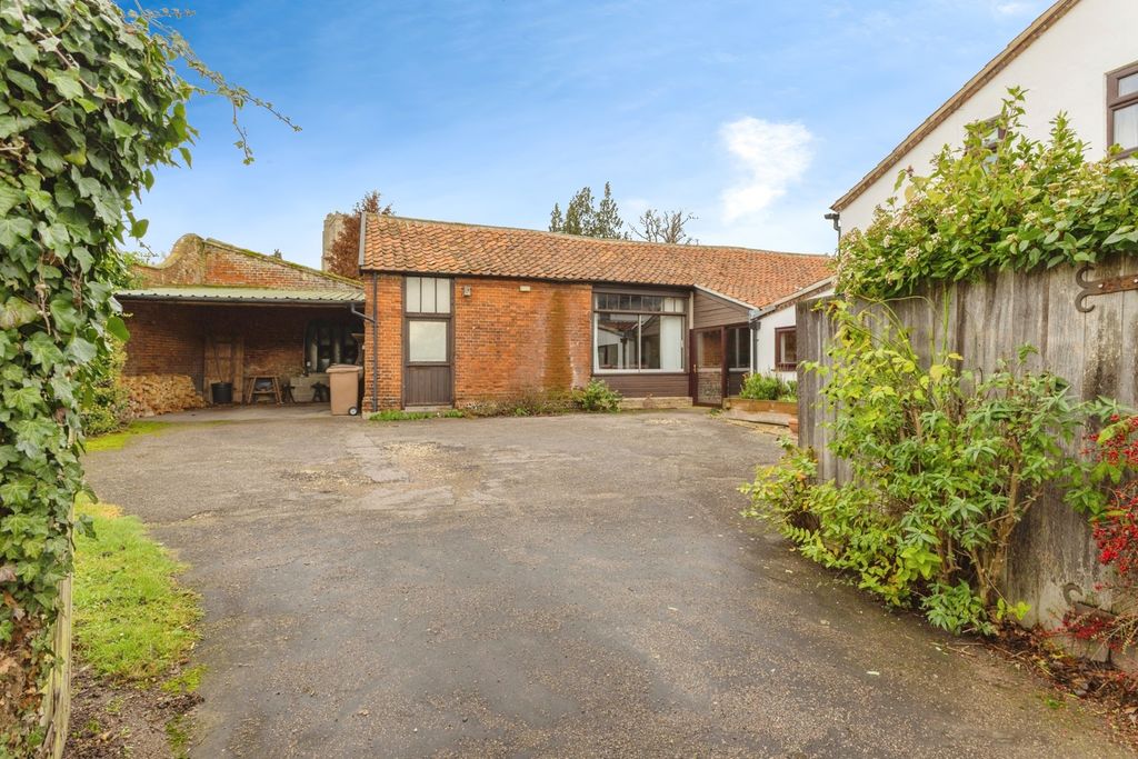 Property photo 2 of 20 Front