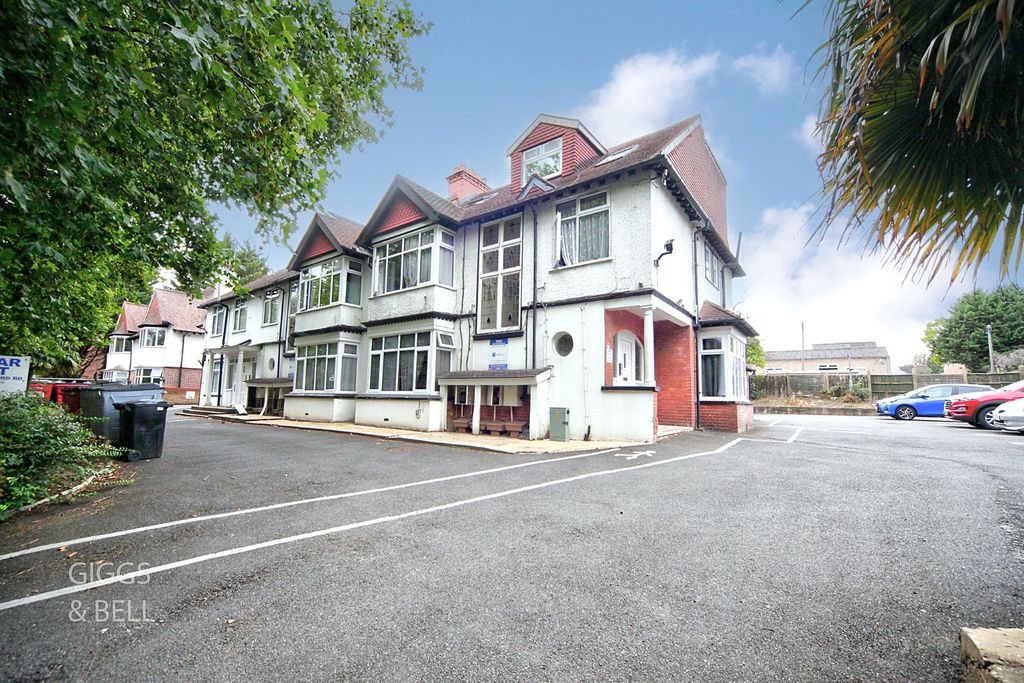 Property photo 1 of 11 5532450
