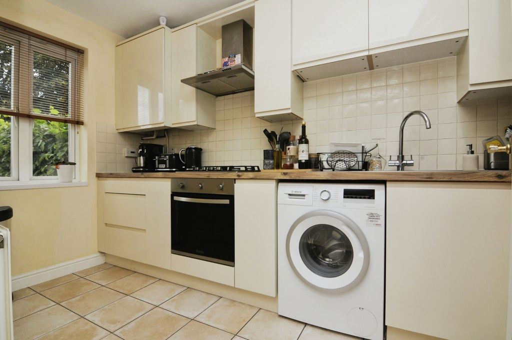 Property photo 2 of 17 Photo