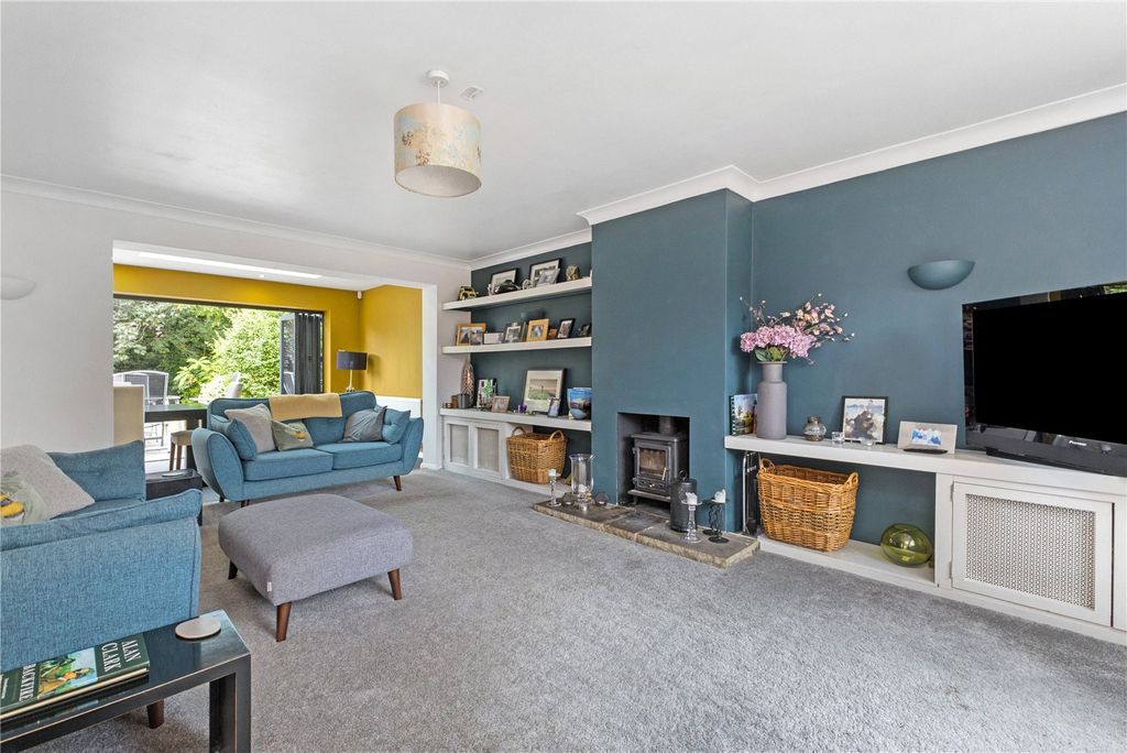 Property photo 3 of 13 Sitting Room