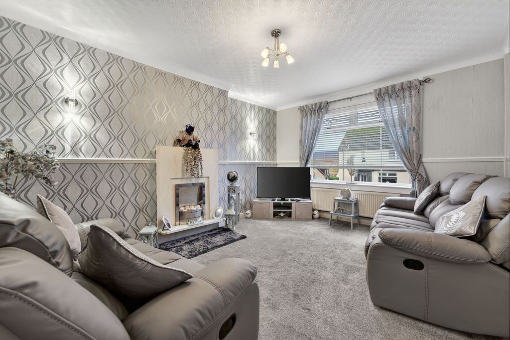 Property photo 3 of 26