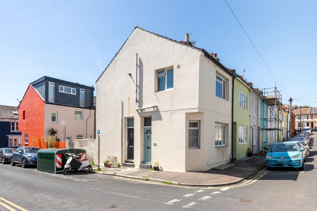 Property photo 1 of 12 22A Rochester Street-9.Jpg