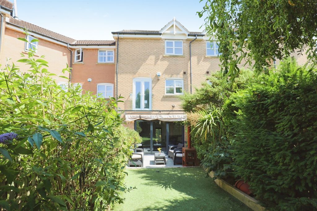Property photo 2 of 15