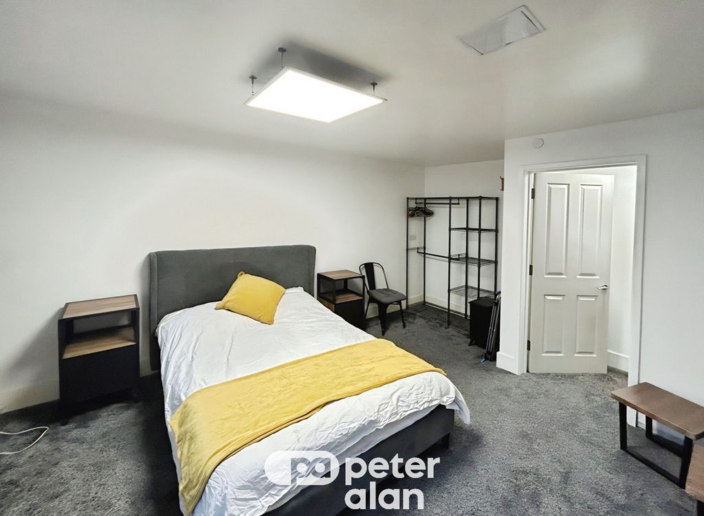 Property photo 1 of 13 Bathroom