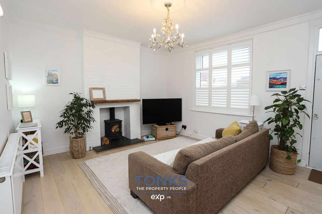 Property photo 2 of 17