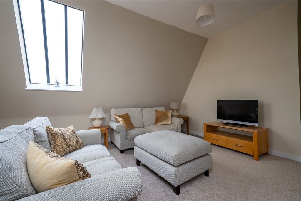 Property photo 3 of 25 Claremont Street 25