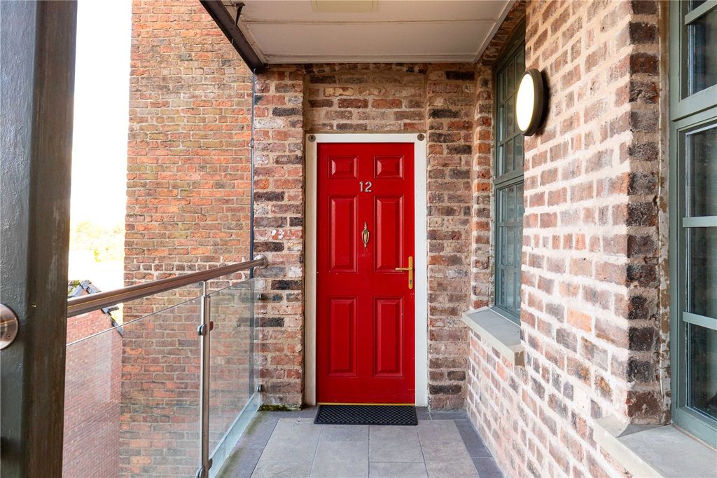 Property photo 2 of 13 Entrance