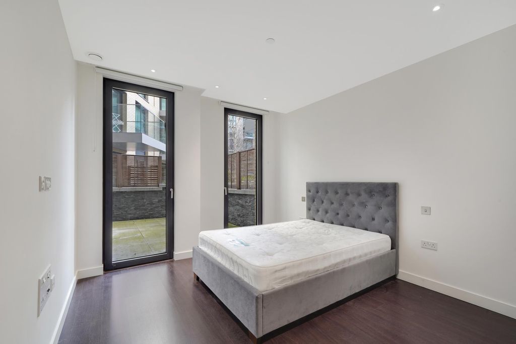 Property photo 3 of 19