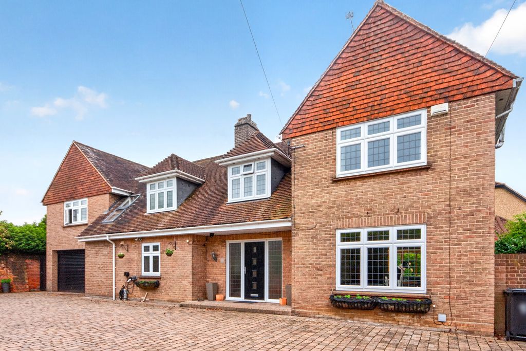 5 bed detached house for saleWidford Grove, Chelmsford, Essex CM2