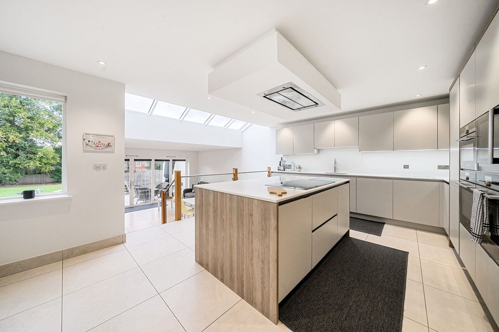 Property photo 1 of 26