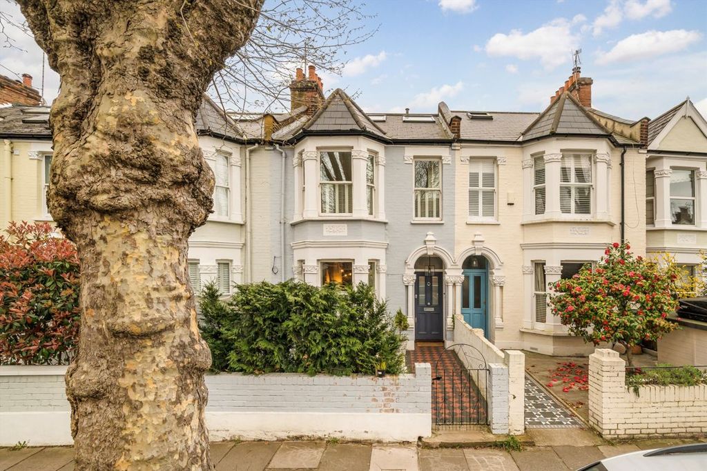 Property photo 1 of 12