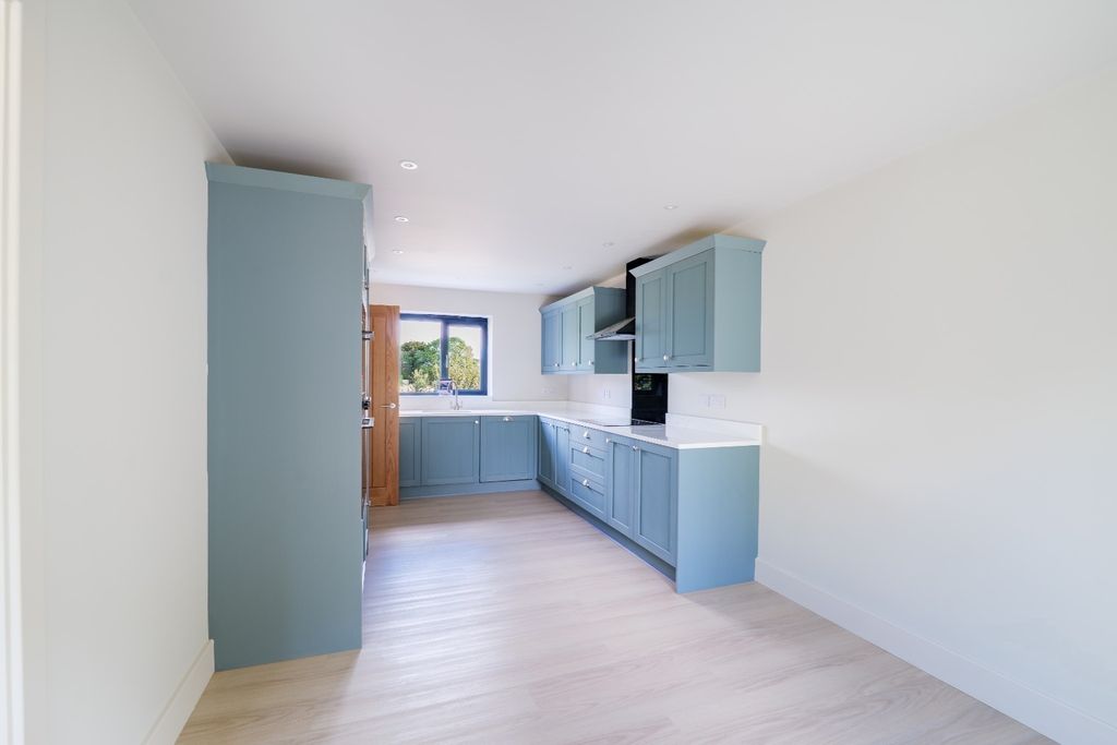 Property photo 3 of 15 6113822