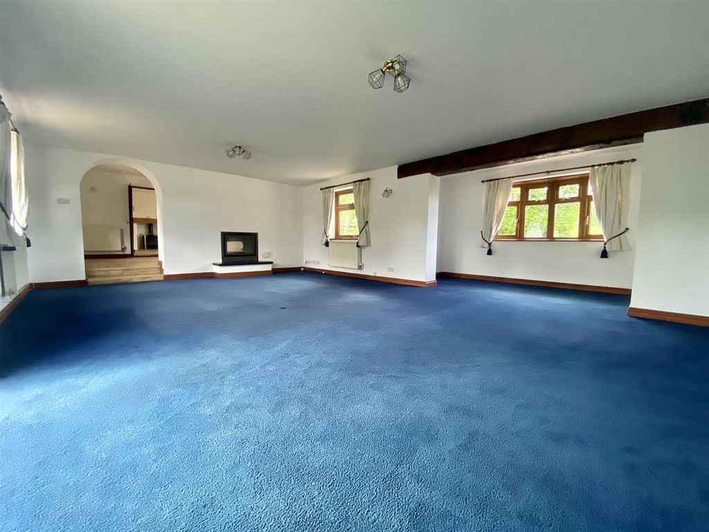 Property photo 2 of 21