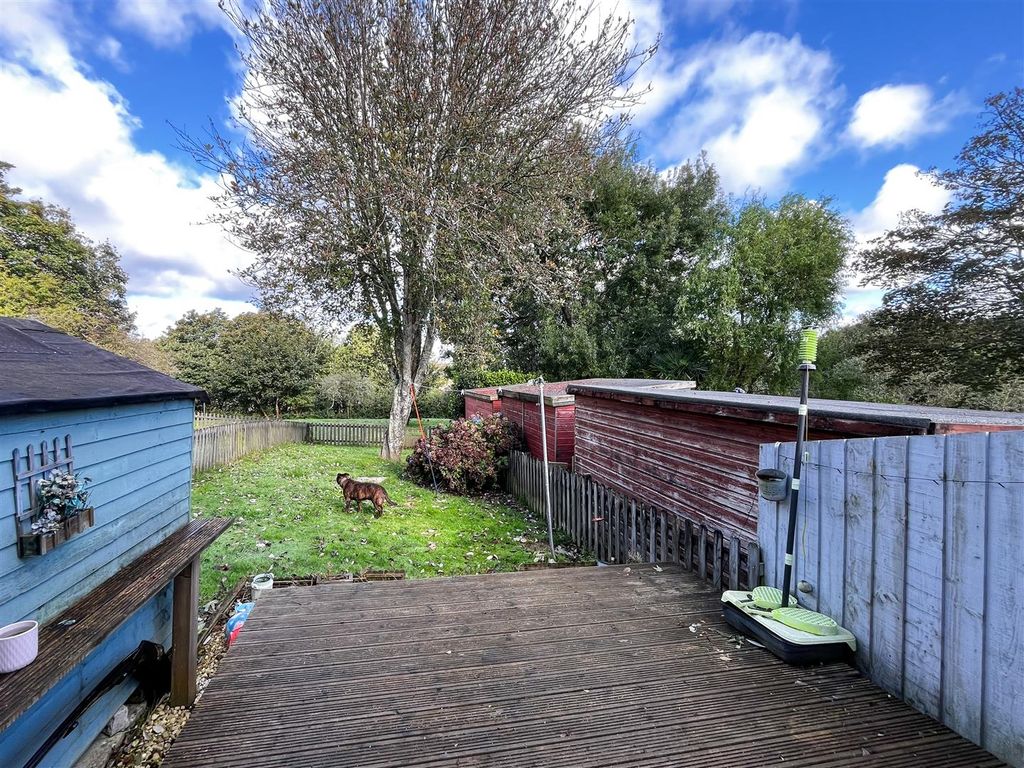 Property photo 2 of 21