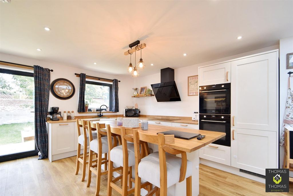 Property photo 3 of 11 Dsc_0057 (1).Jpg