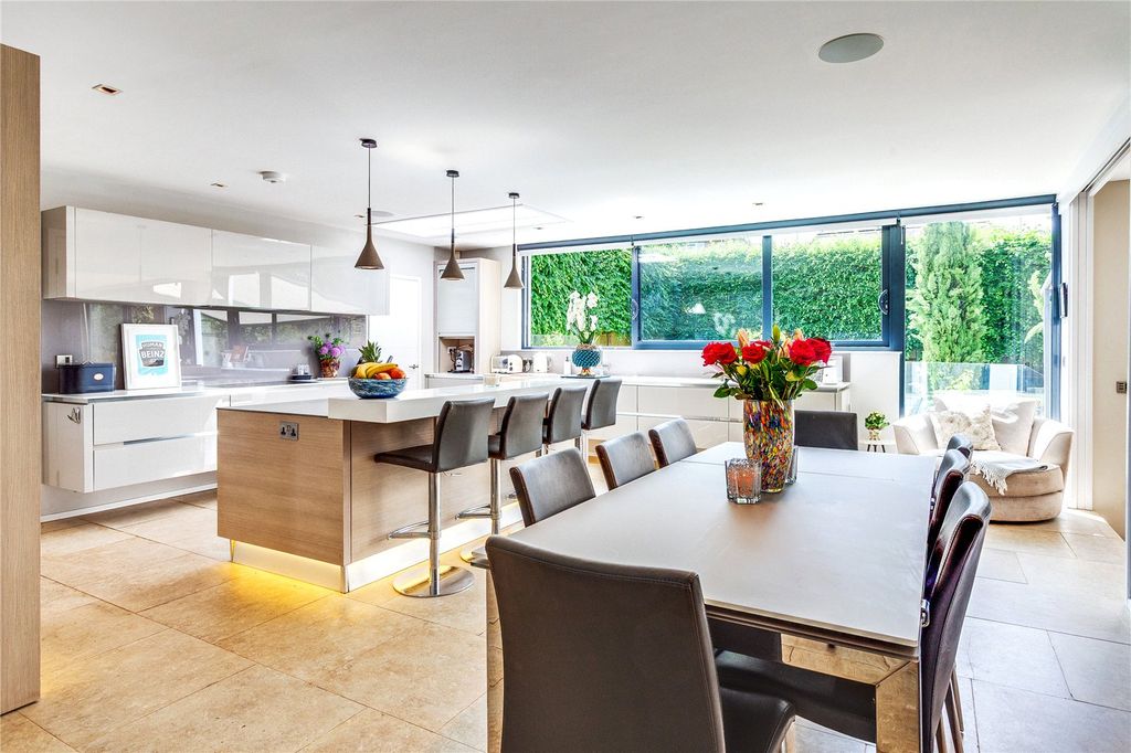 Property photo 2 of 38 Openplan Kitchen