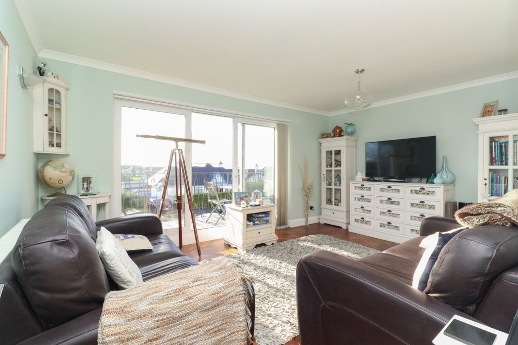 Property photo 3 of 14 Picture 3