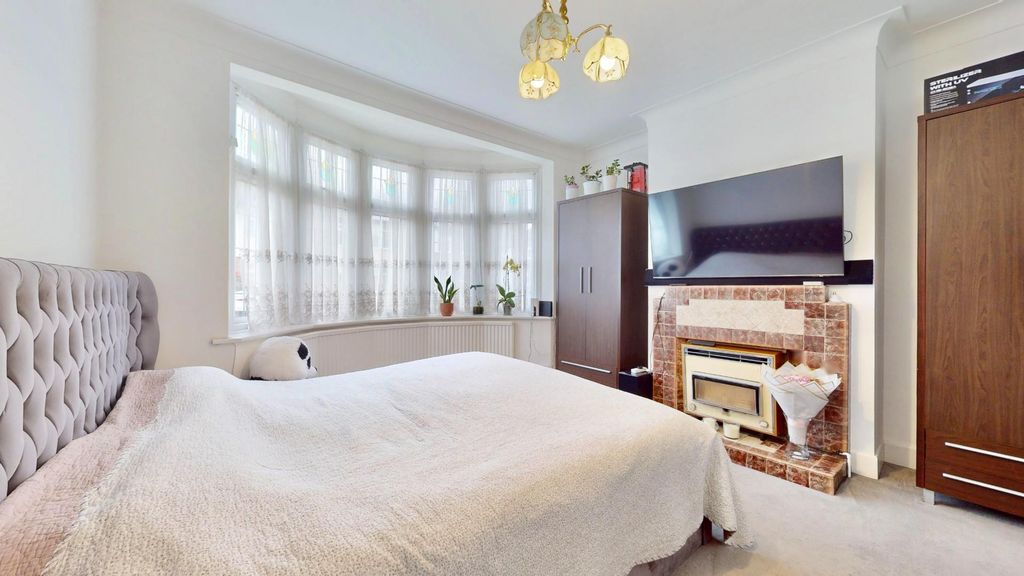 Property photo 2 of 20 19-Galsworthy-Avenue-09222025_163345.Jpeg