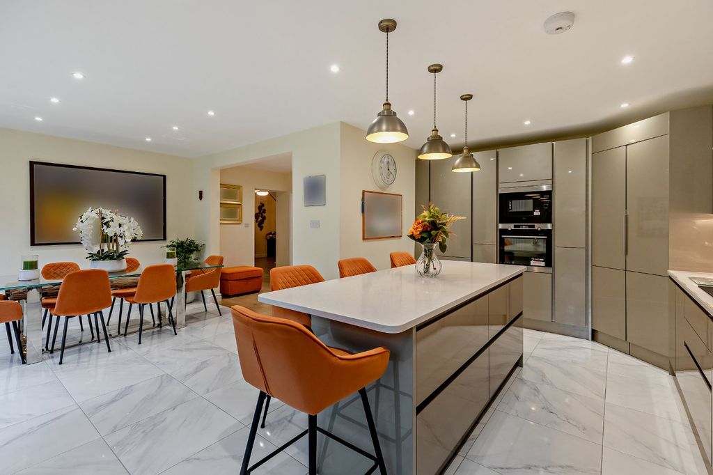 Property photo 2 of 15 Picture No. 22