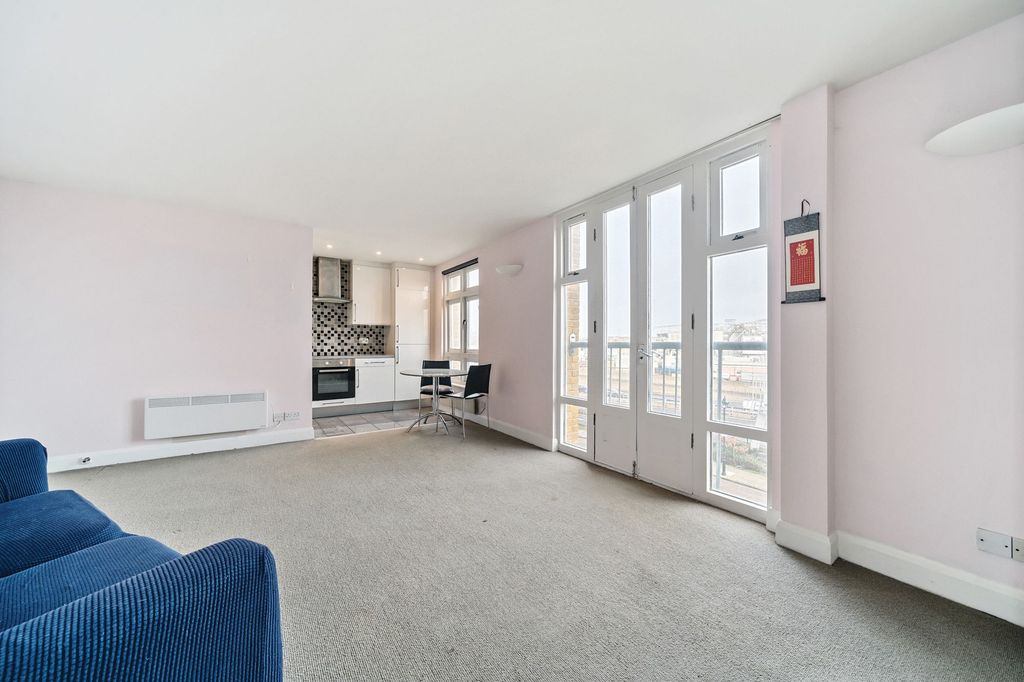 Property photo 2 of 20 Reception Room