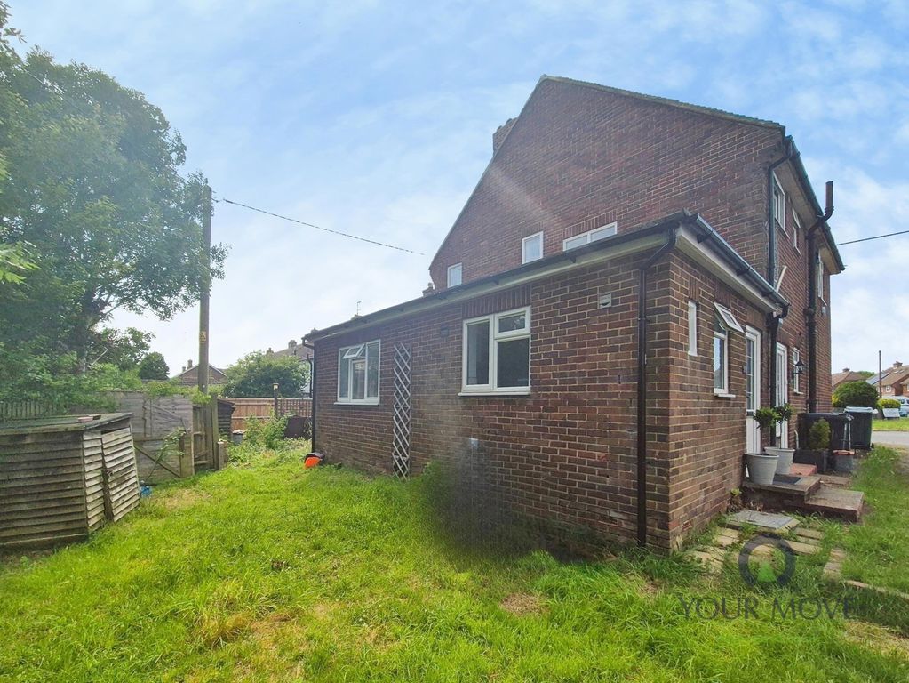 Property photo 1 of 7 Flat