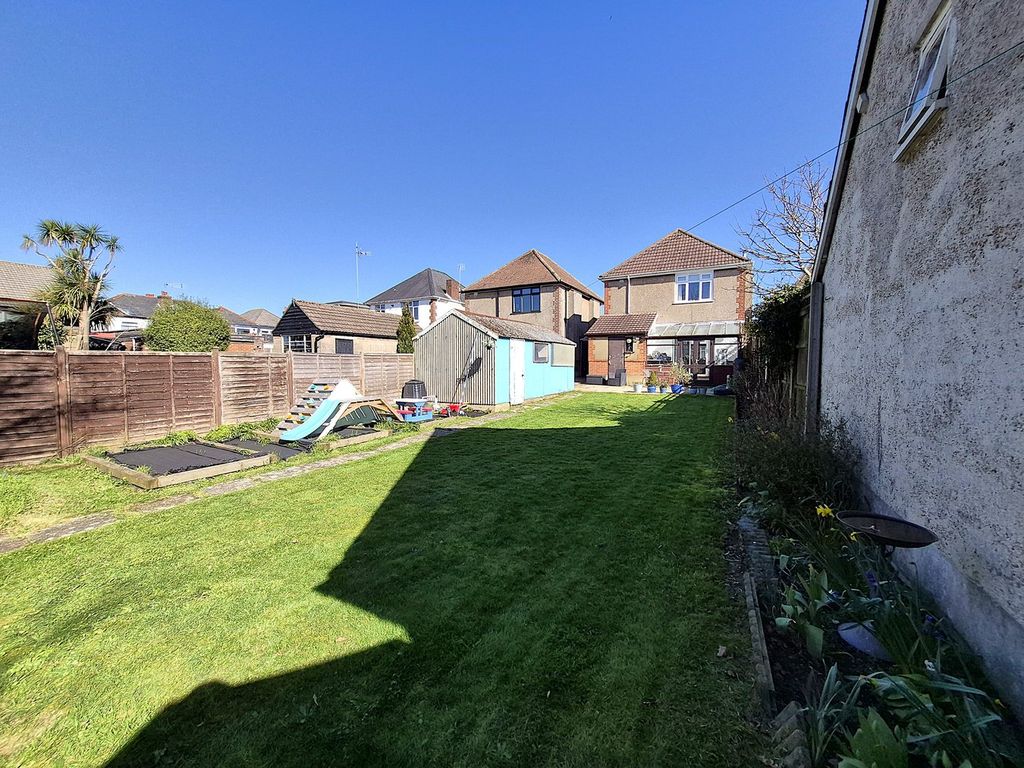 Property photo 2 of 28