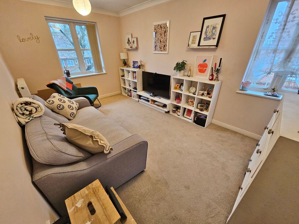 Property photo 2 of 10