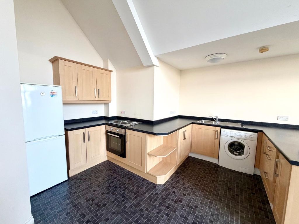 Property photo 3 of 9 Kitchen