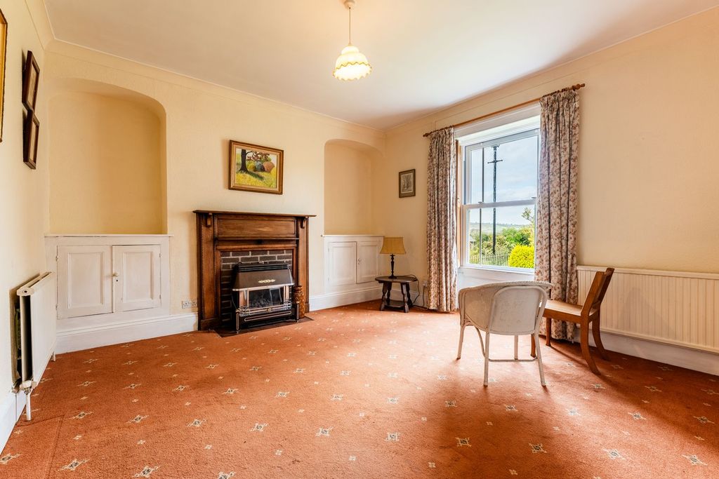 Property photo 3 of 21