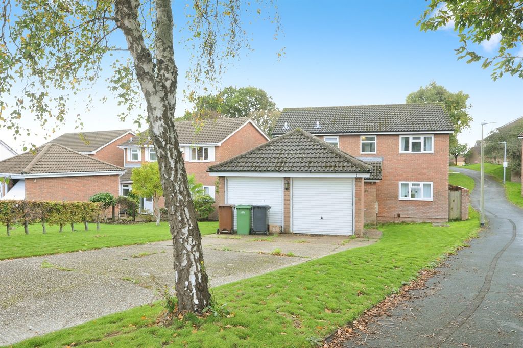 Property photo 1 of 16