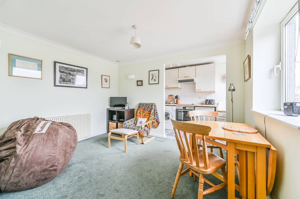 Property photo 2 of 7