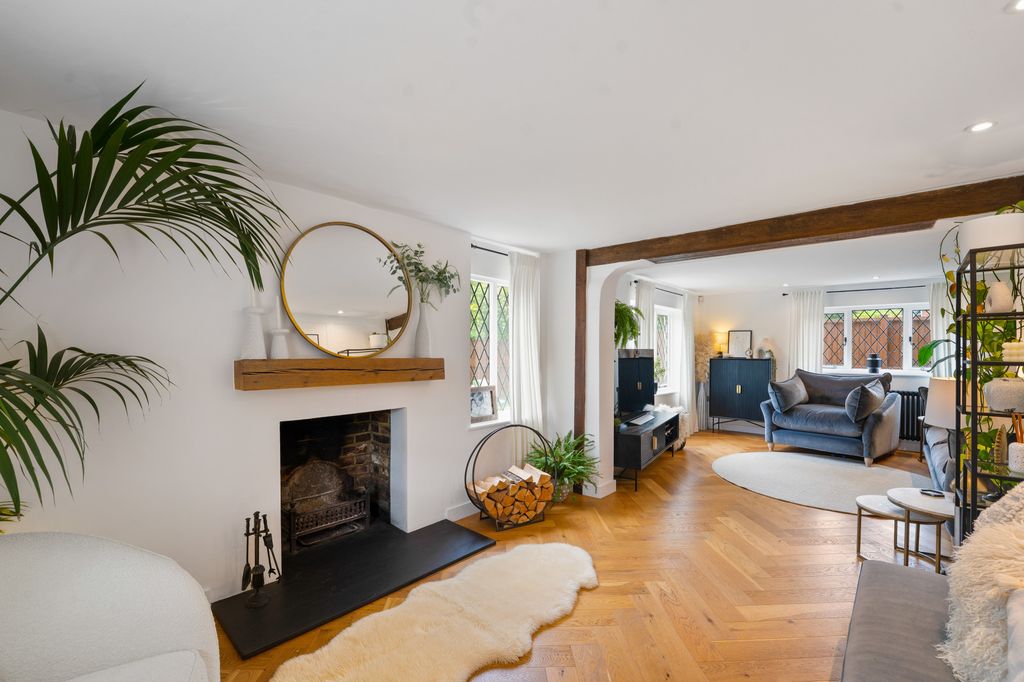 Property photo 3 of 32