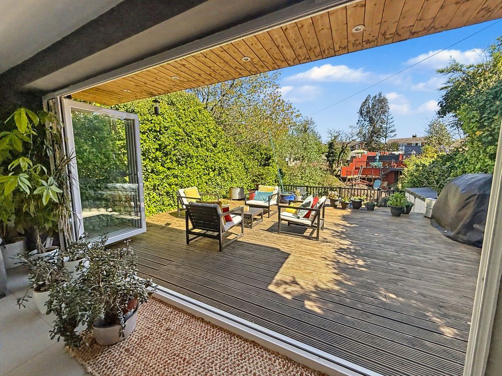 Property photo 1 of 34