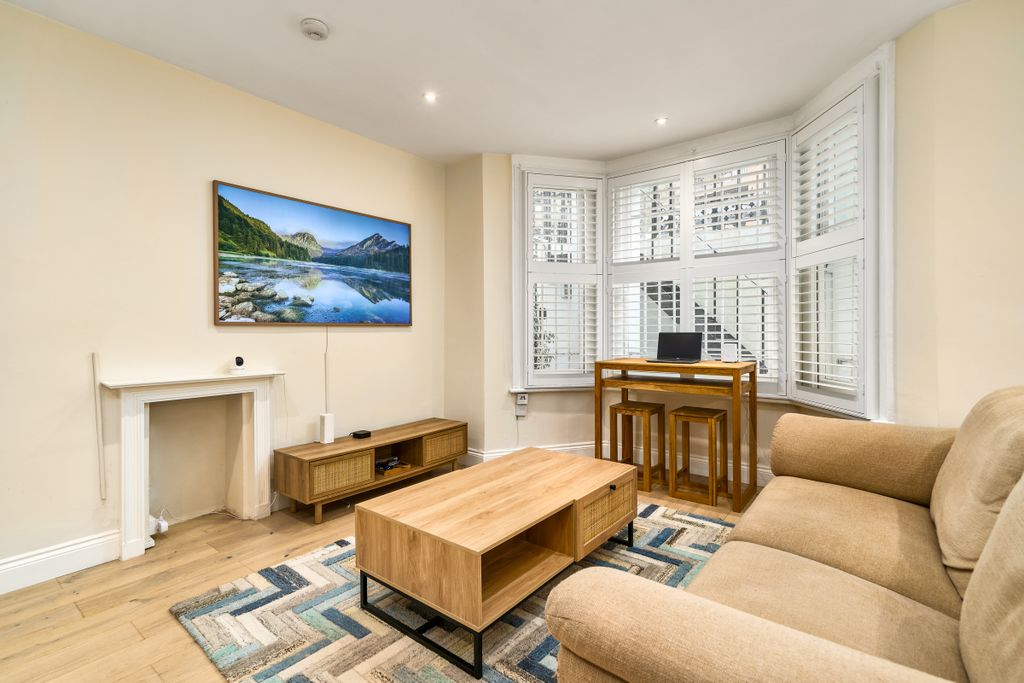 Property photo 3 of 22