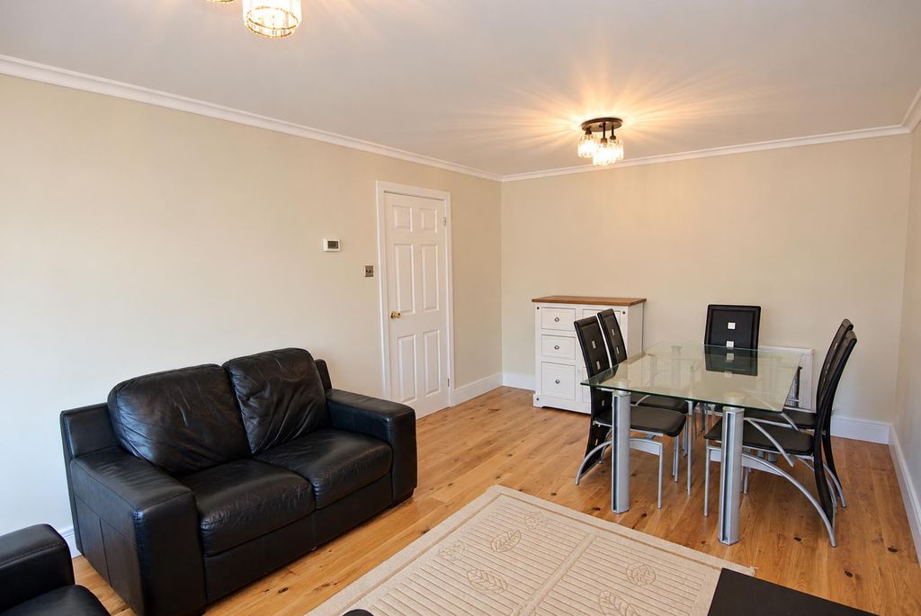 Property photo 1 of 8 Living Room Long.Png