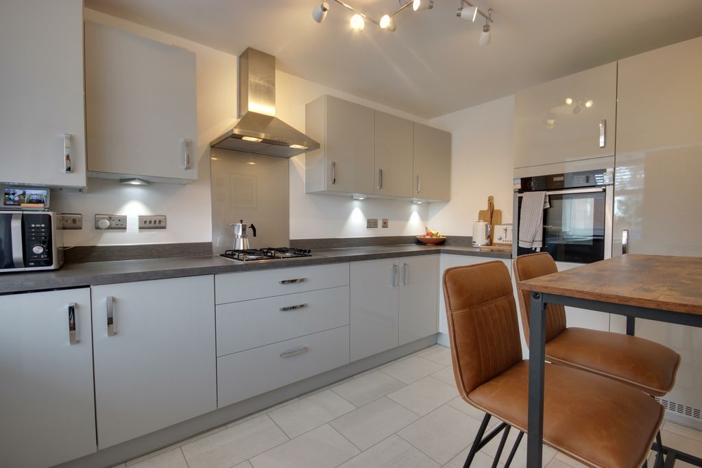 Property photo 3 of 16 1 Kit A