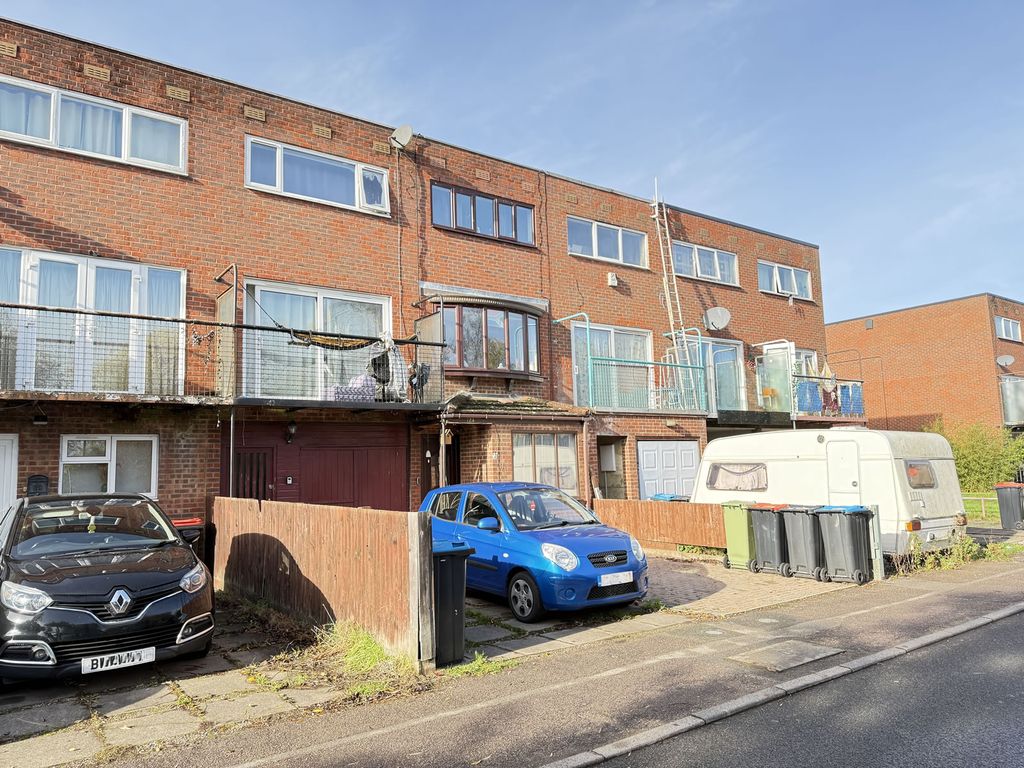 Property photo 1 of 18 Watersid39577430-10-2025__11-13-28_Img_3969.Jpg