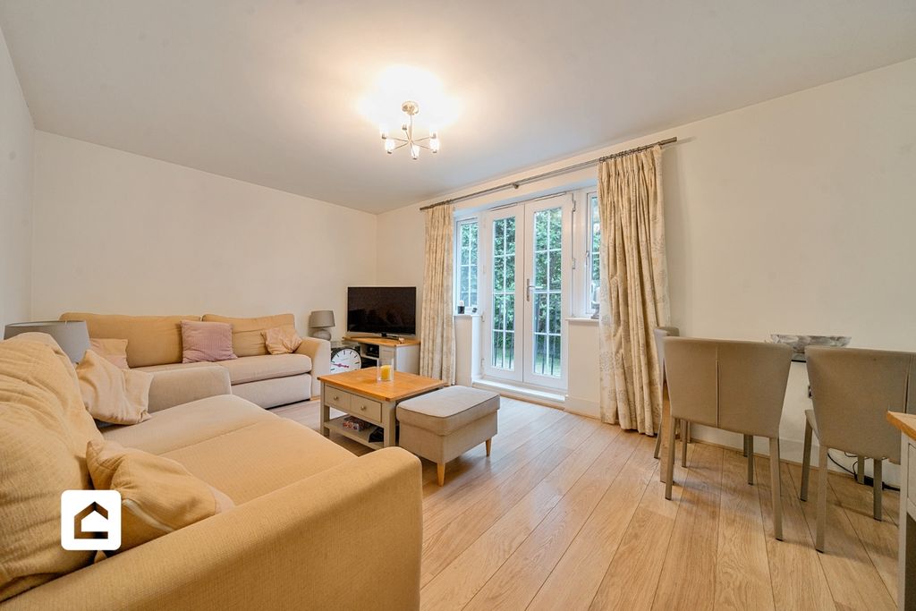 Property photo 3 of 15 4