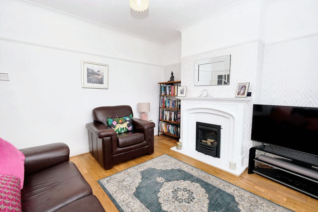 Property photo 3 of 20