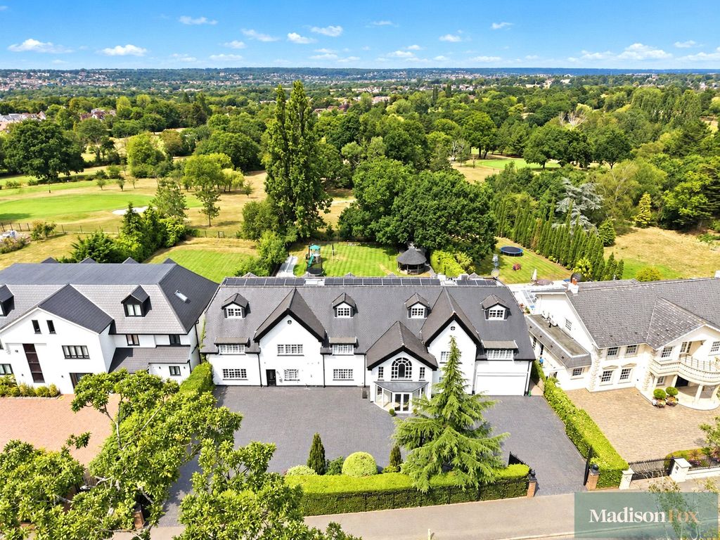 Property photo 1 of 54 Picture No. 62