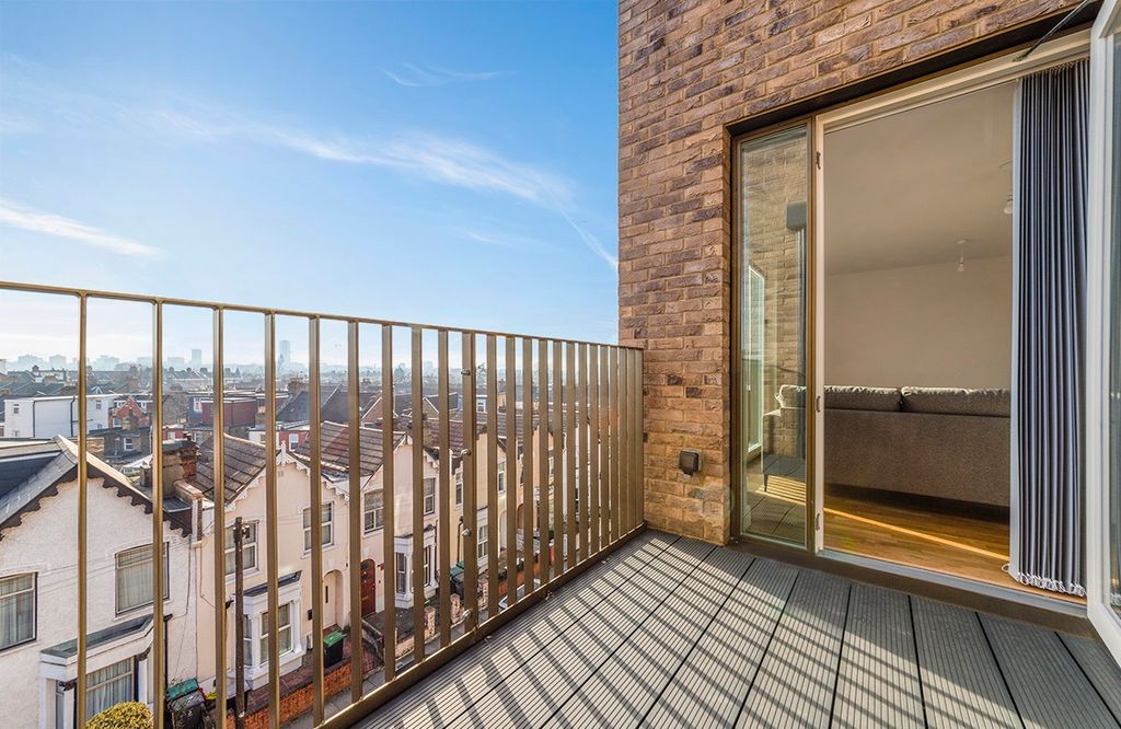 Property photo 3 of 7