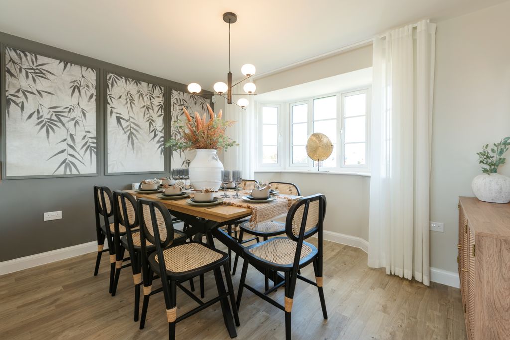 Property photo 2 of 10 Avondale Dining Area
