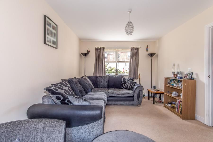 Property photo 2 of 14